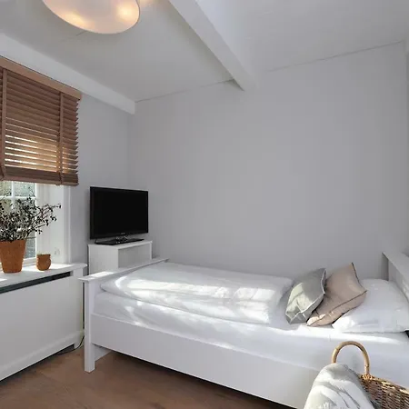 Holiday home Ferien Domizil Munkmarscher Chaussee 7